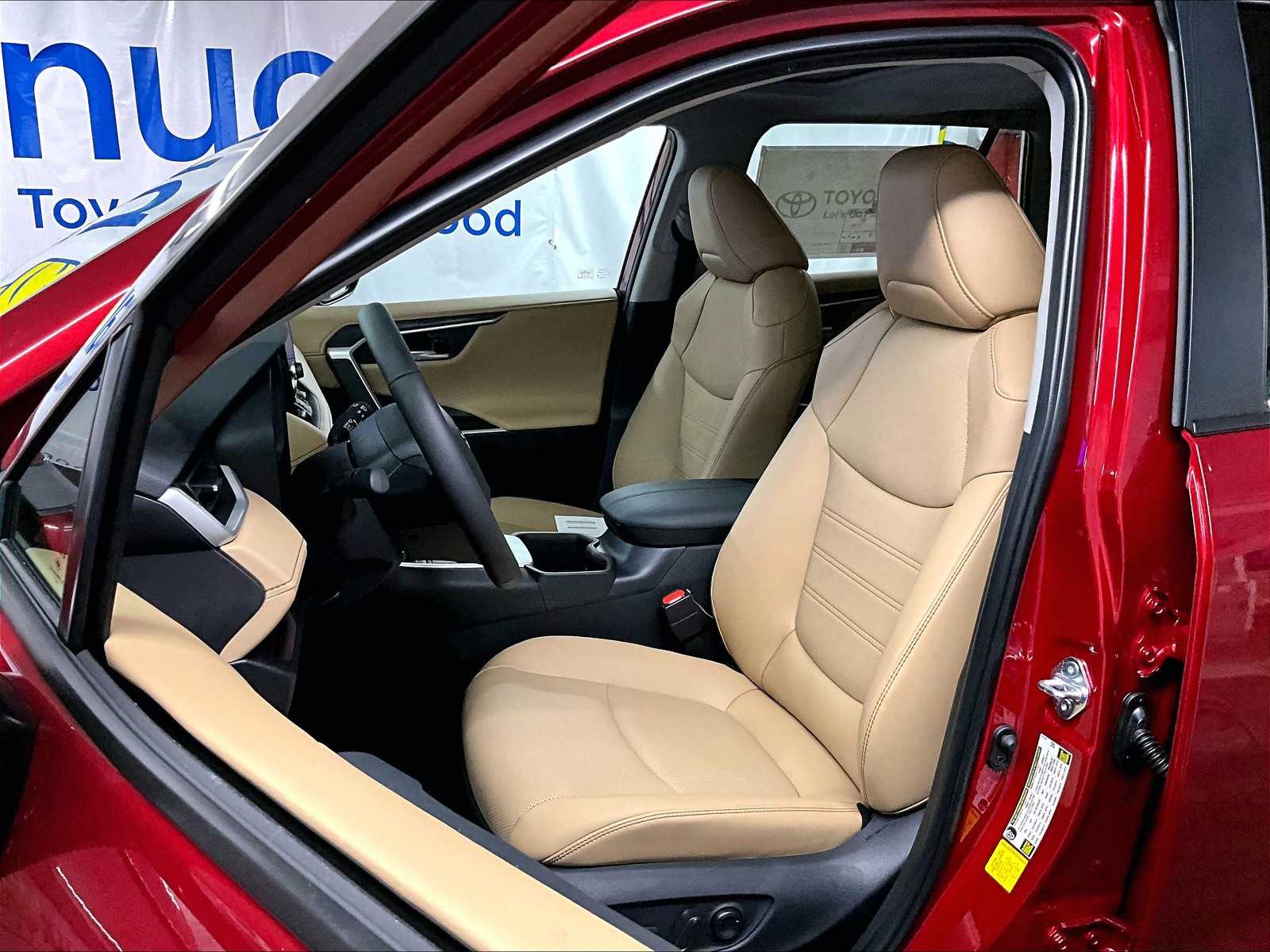 2025 Toyota RAV4 Limited - Photo 11