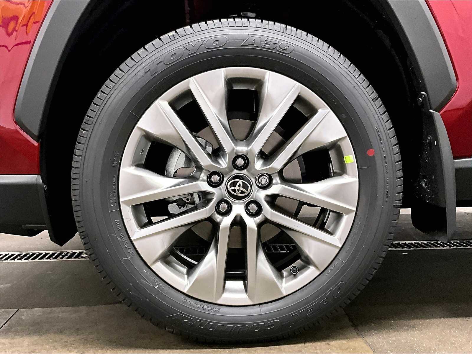 2025 Toyota RAV4 Limited - Photo 8