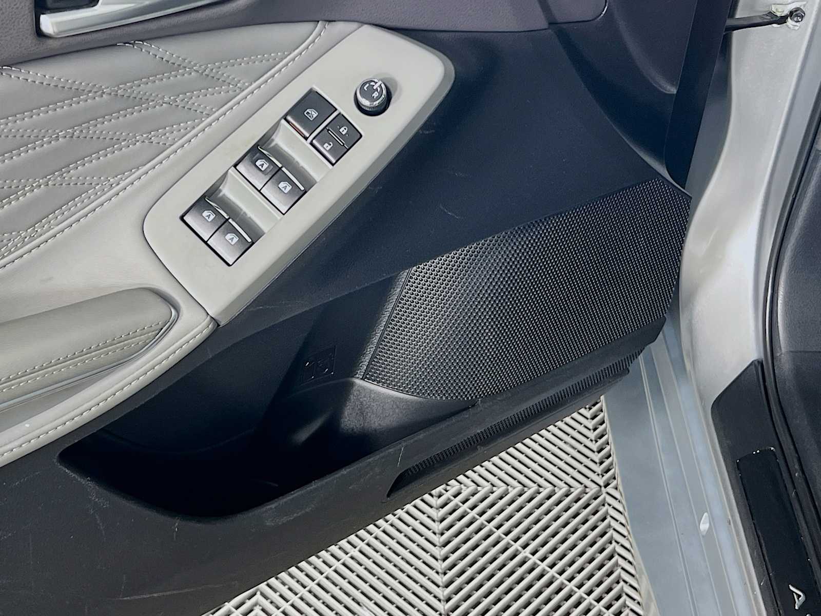 2019 Toyota Avalon Limited - Photo 19