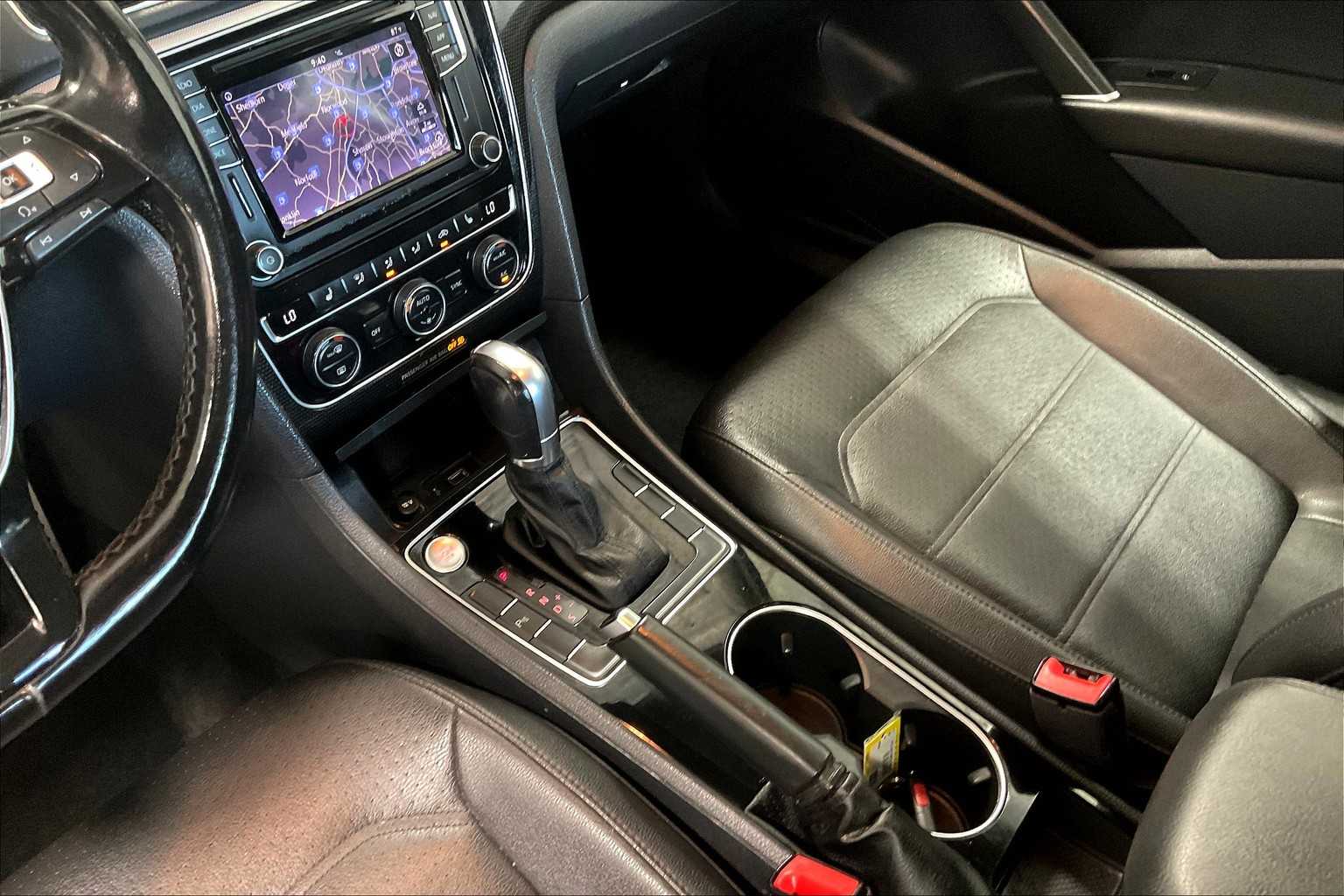 2019 Volkswagen Passat 2.0T SE R-Line - Photo 20