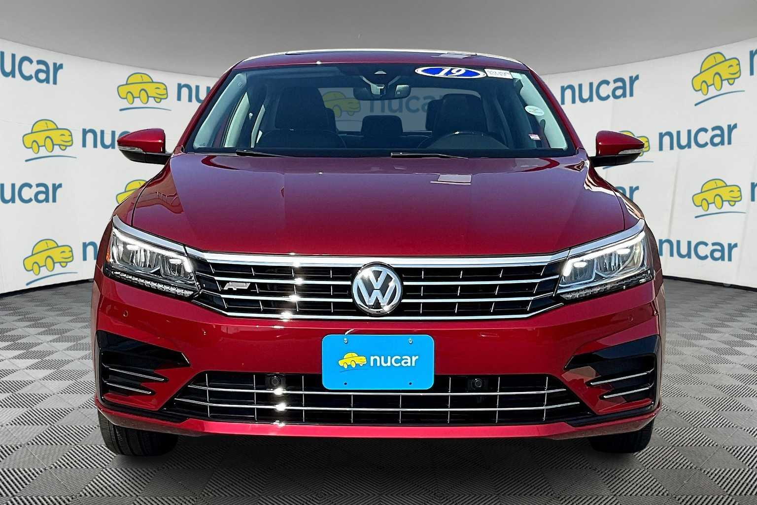 2019 Volkswagen Passat 2.0T SE R-Line - Photo 2