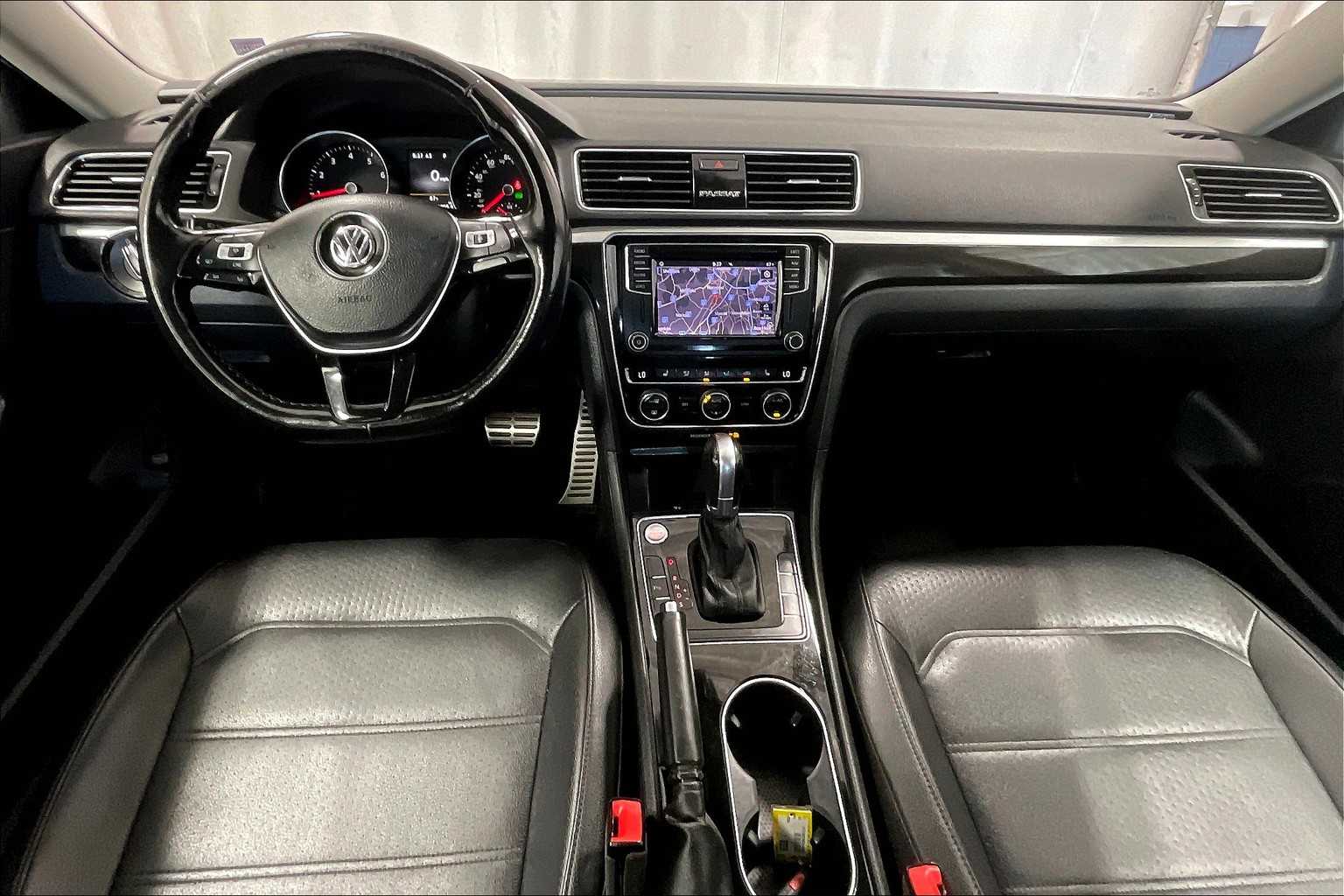 2019 Volkswagen Passat 2.0T SE R-Line - Photo 21