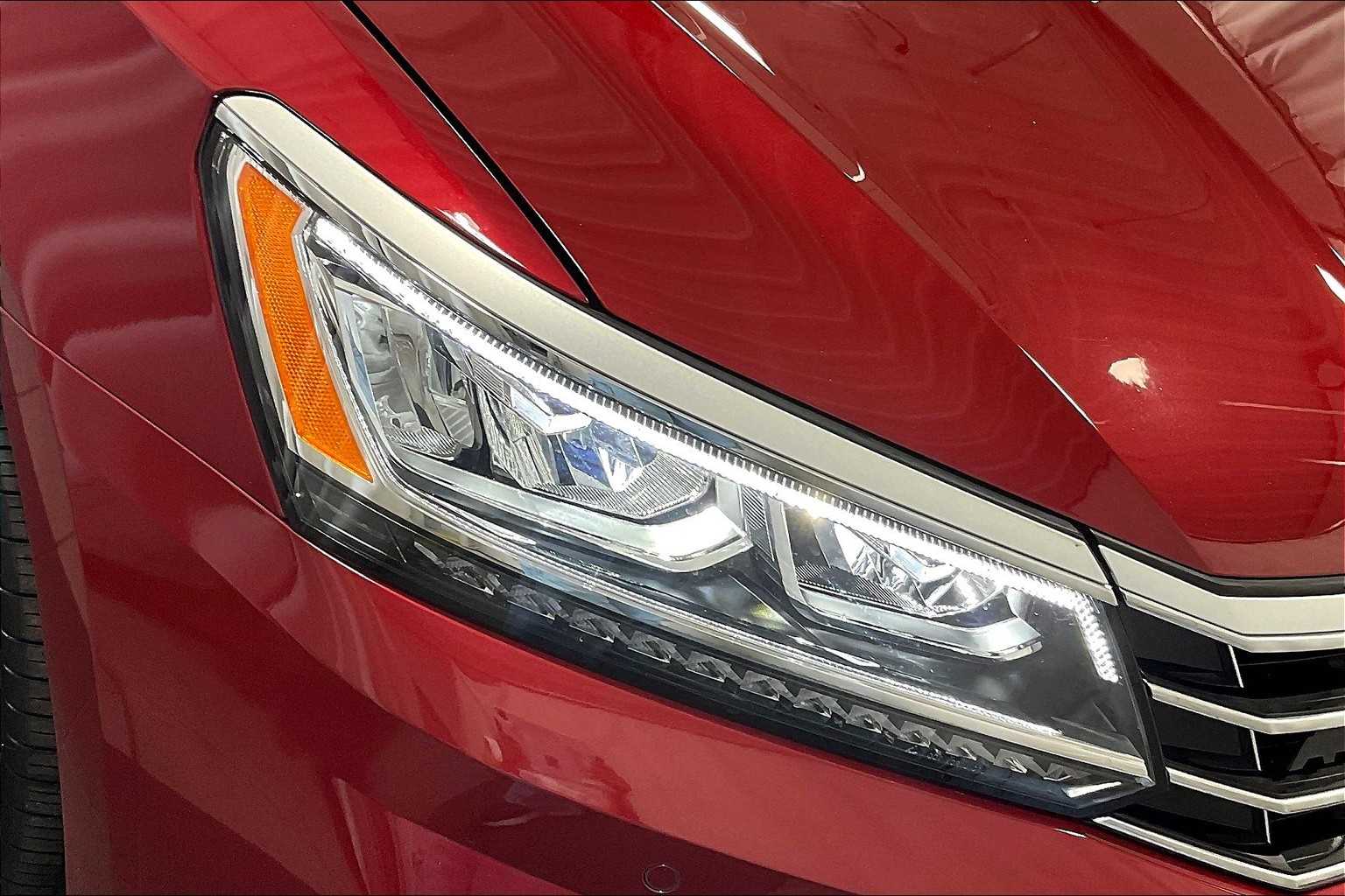 2019 Volkswagen Passat 2.0T SE R-Line - Photo 33