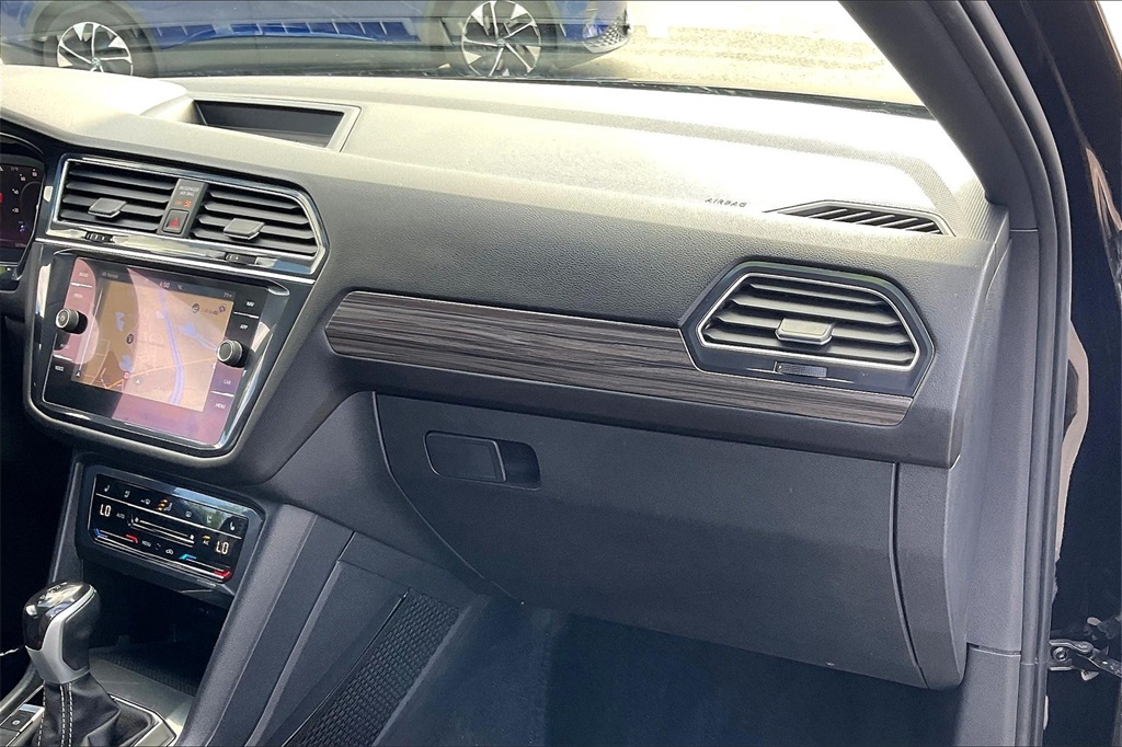 2022 Volkswagen Tiguan 2.0T SEL R-Line - Photo 12