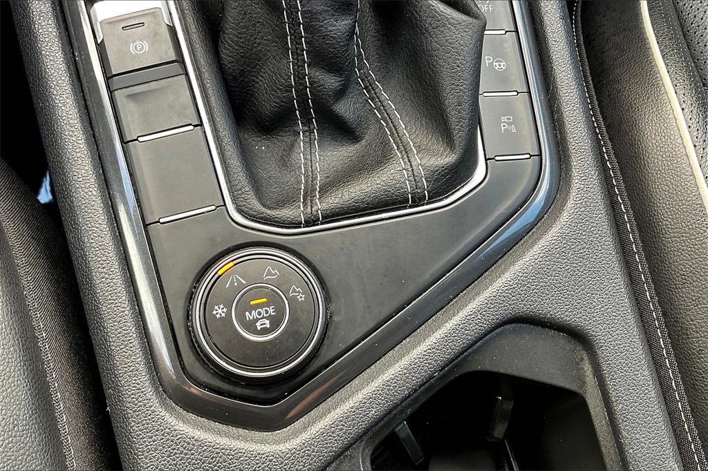 2022 Volkswagen Tiguan 2.0T SEL R-Line - Photo 33
