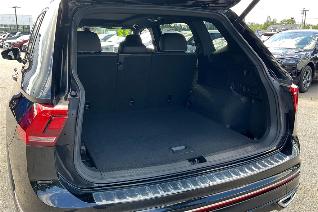 2022 Volkswagen Tiguan 2.0T SEL R-Line - Photo 35