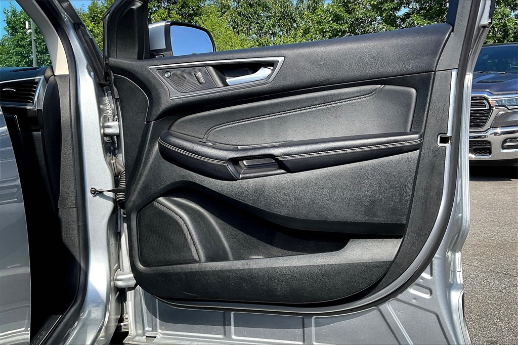 2022 Ford Edge Titanium - Photo 11
