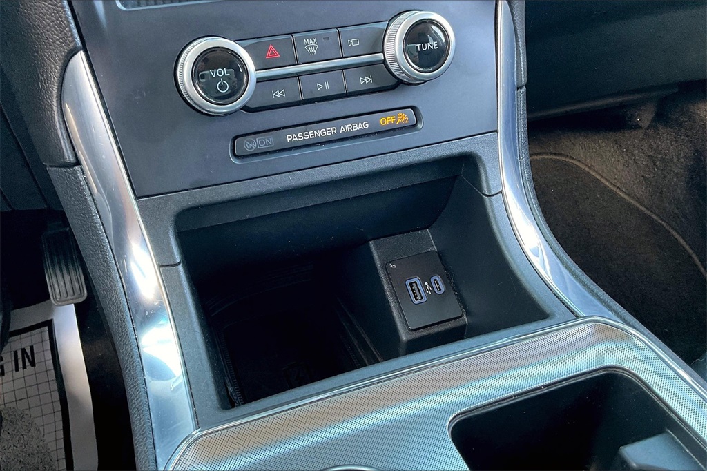 2022 Ford Edge Titanium - Photo 24