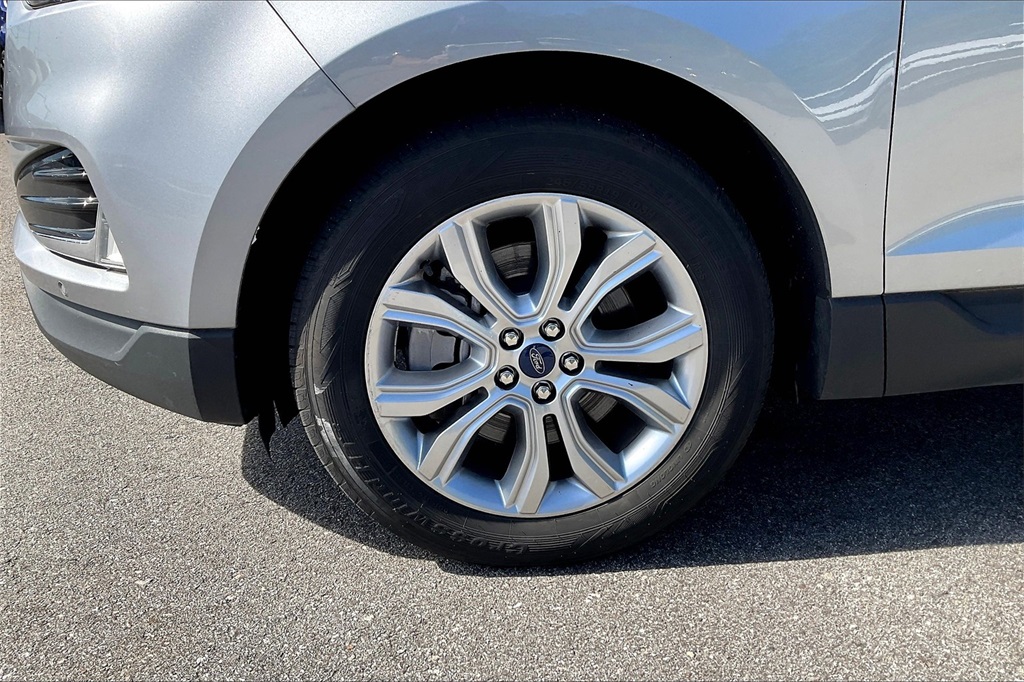 2022 Ford Edge Titanium - Photo 7