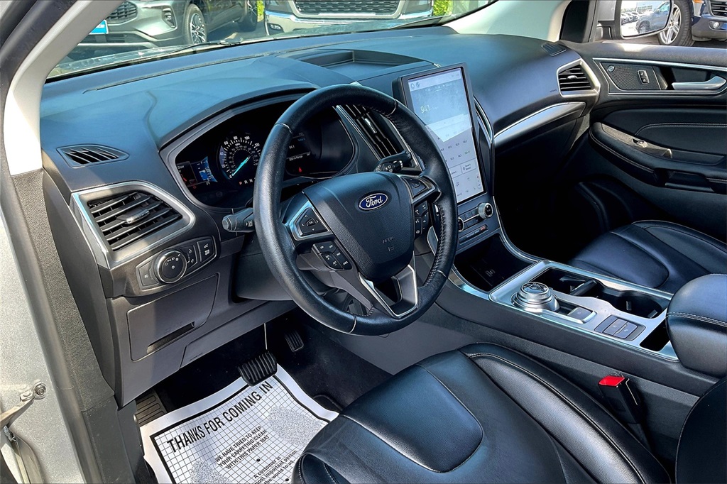 2022 Ford Edge Titanium - Photo 8