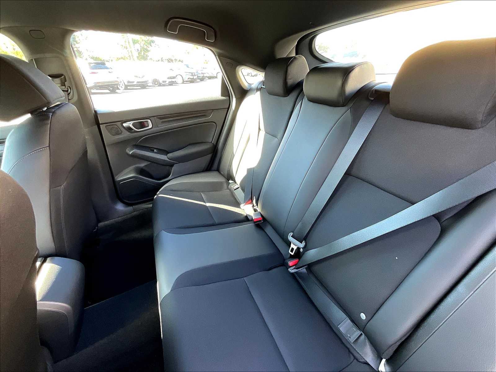 2026 Honda Civic Hatchback Sport - Photo 15