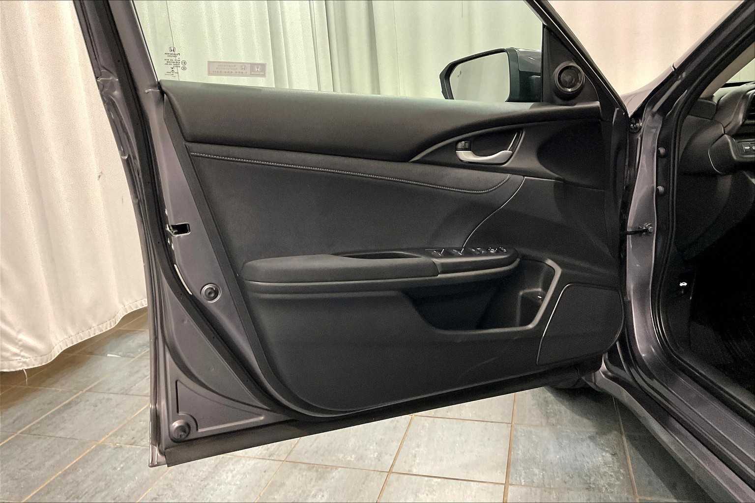 2021 Honda Insight EX - Photo 9