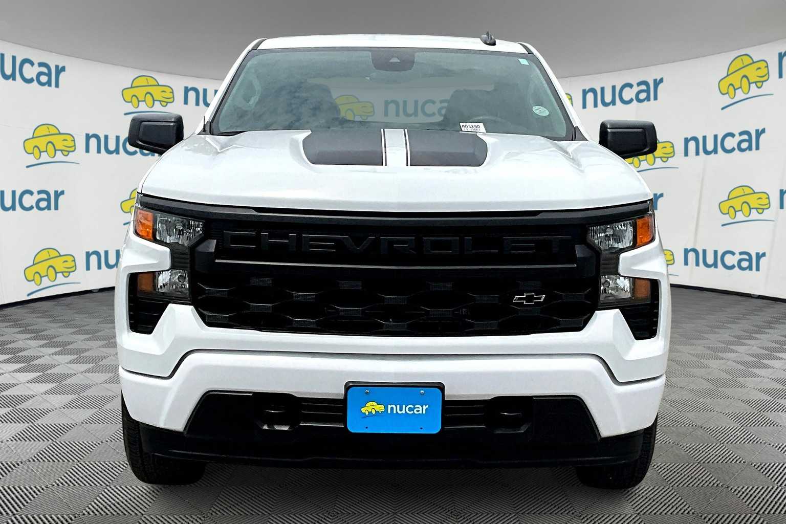 2024 Chevrolet Silverado 1500 Custom - Photo 2