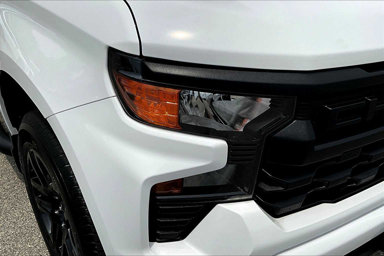 2024 Chevrolet Silverado 1500 Custom - Photo 31