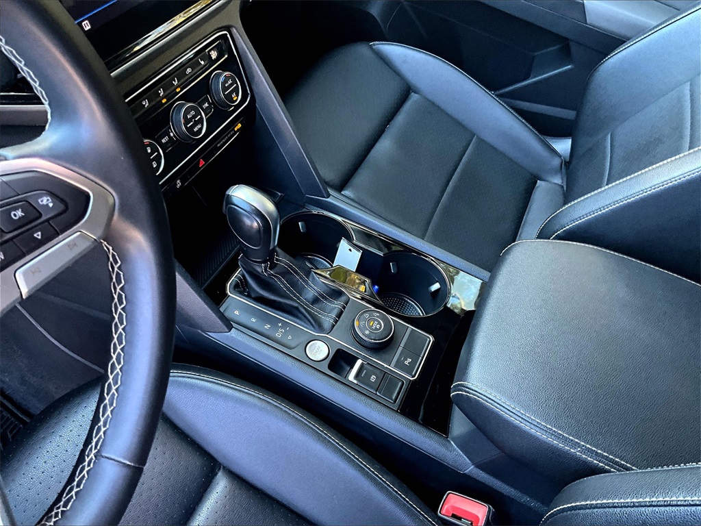 2022 Volkswagen Atlas 3.6L V6 SE w/Technology - Photo 21