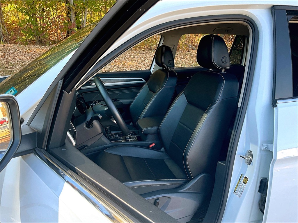 2022 Volkswagen Atlas 3.6L V6 SE w/Technology - Photo 10