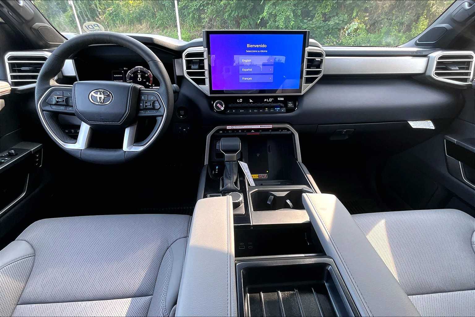2025 Toyota Tundra Limited - Photo 12