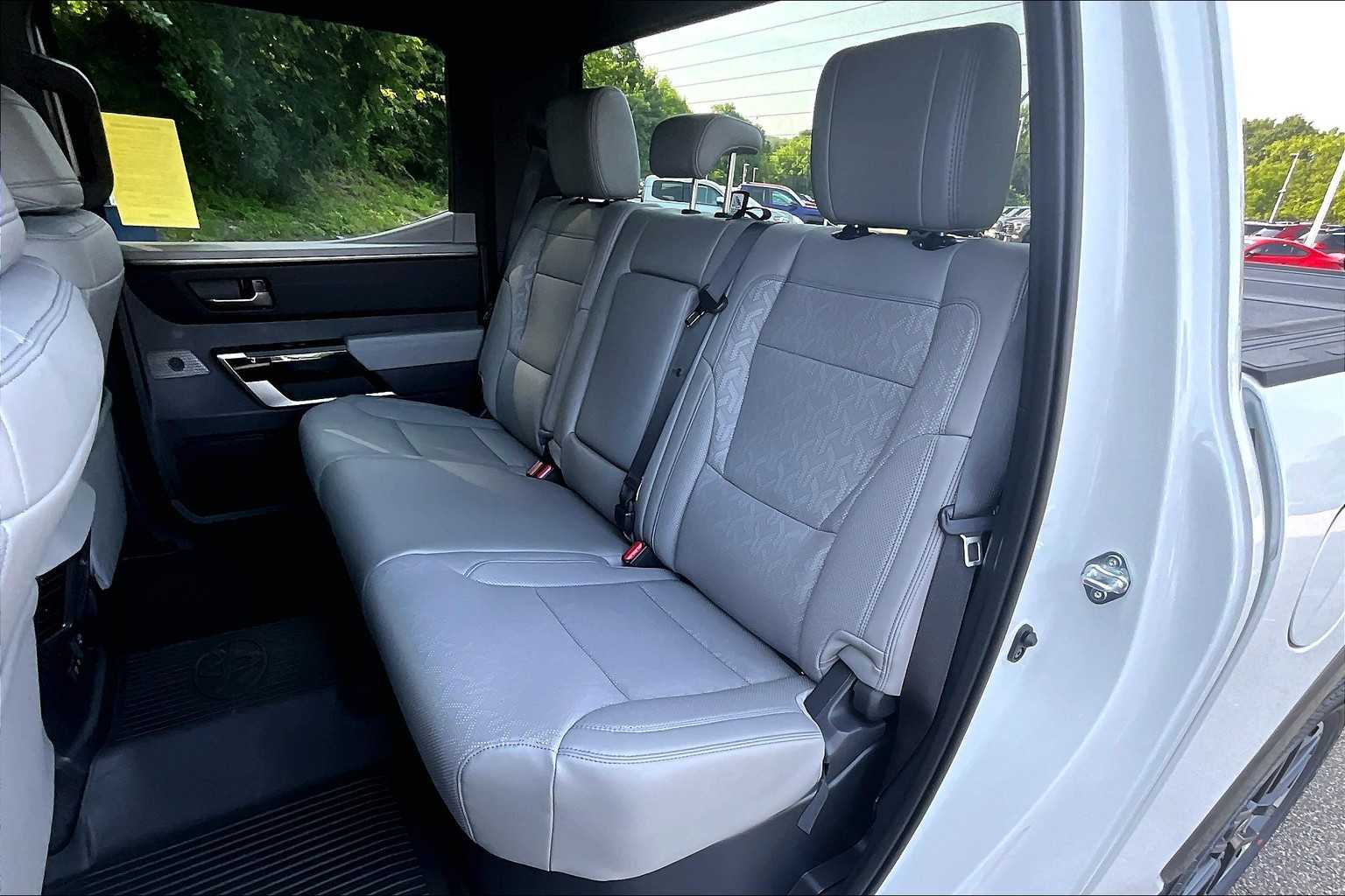 2025 Toyota Tundra Limited - Photo 15