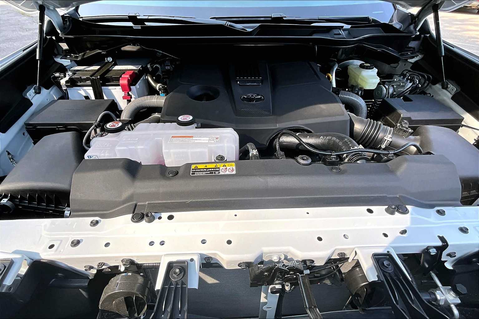2025 Toyota Tundra Limited - Photo 16