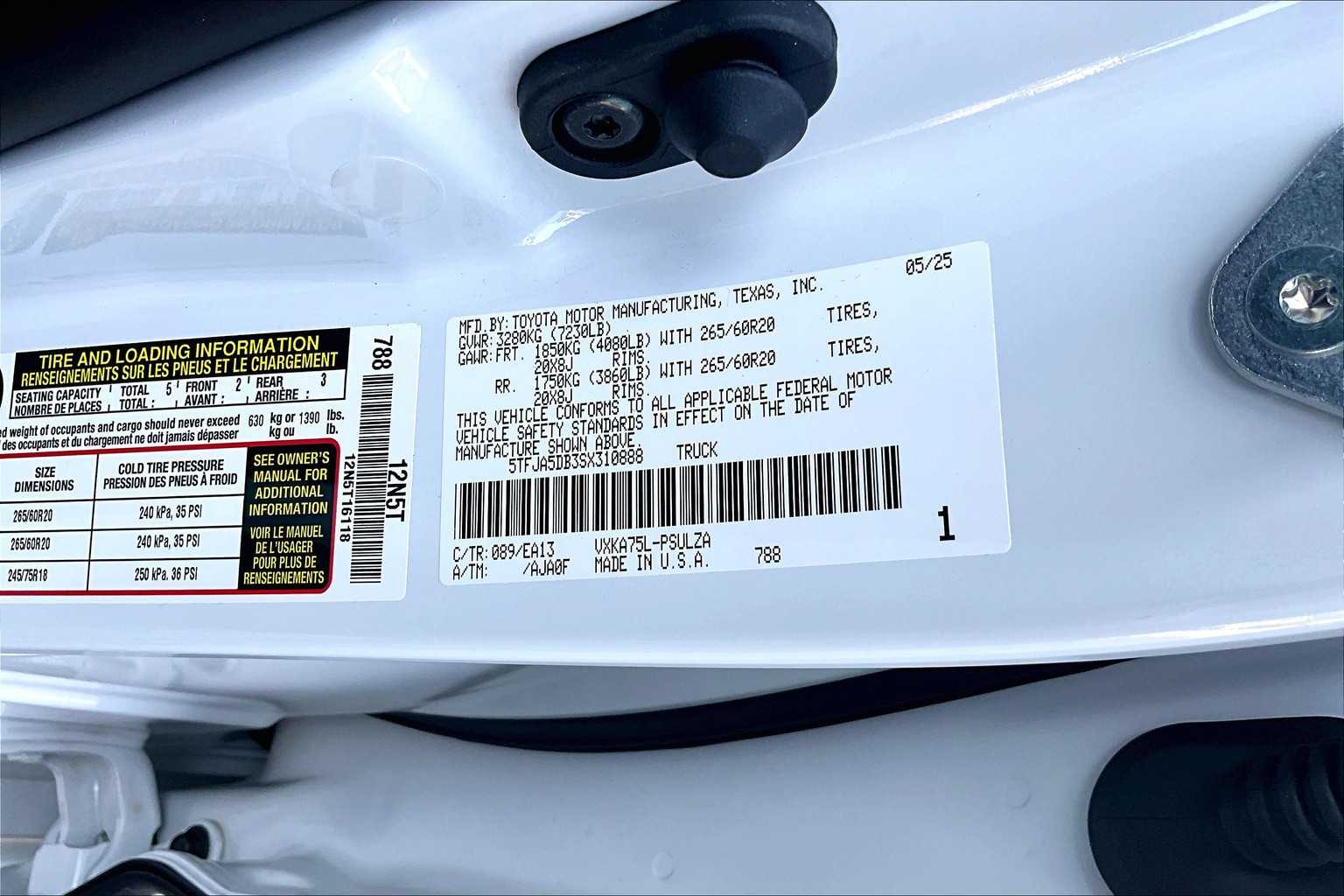 2025 Toyota Tundra Limited - Photo 17