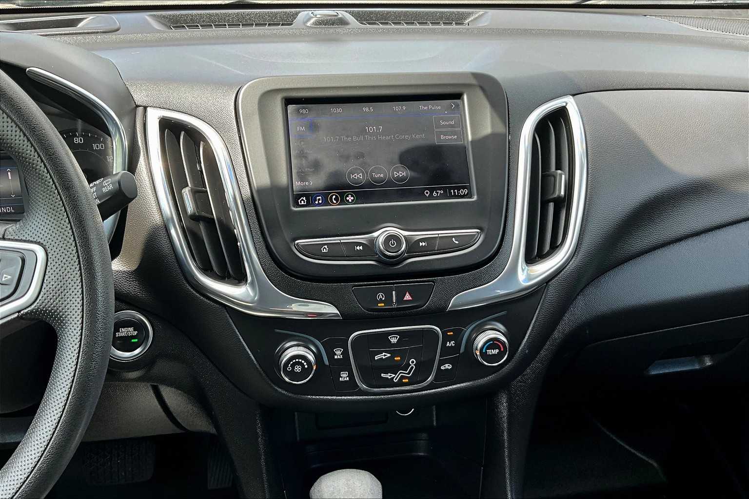 2023 Chevrolet Equinox LT - Photo 17