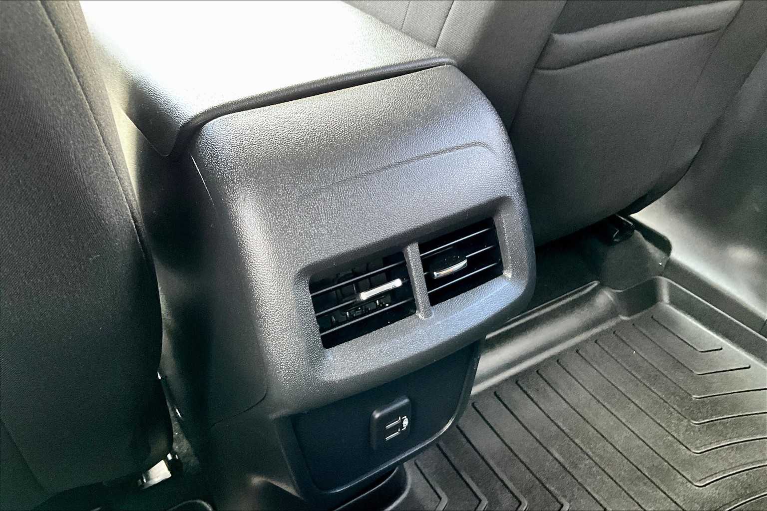 2023 Chevrolet Equinox LT - Photo 26