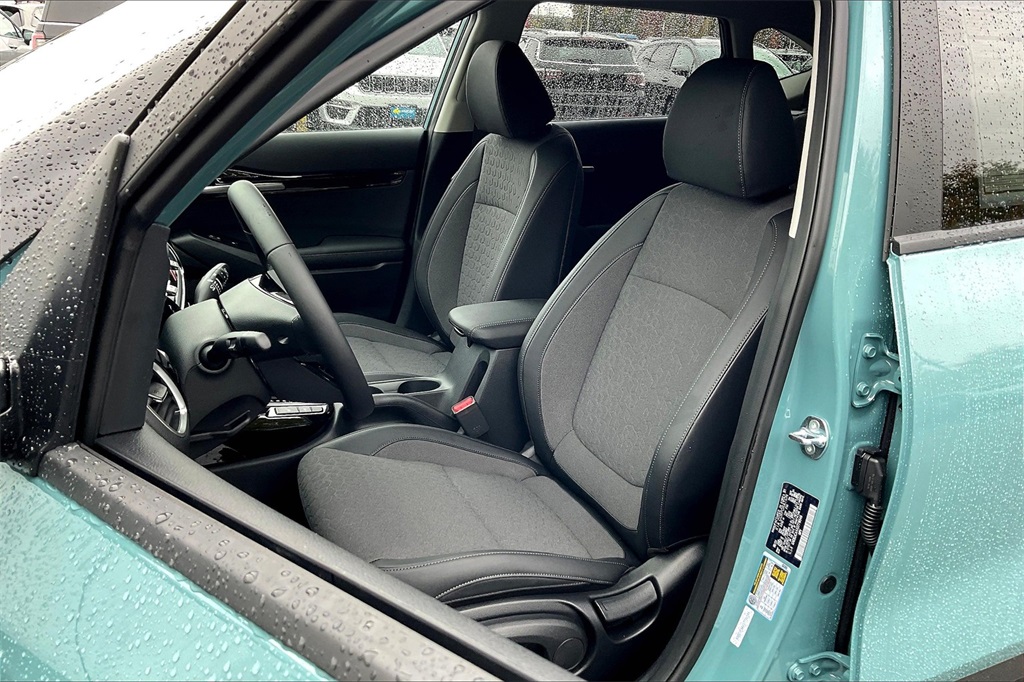 2025 Kia Seltos S - Photo 11
