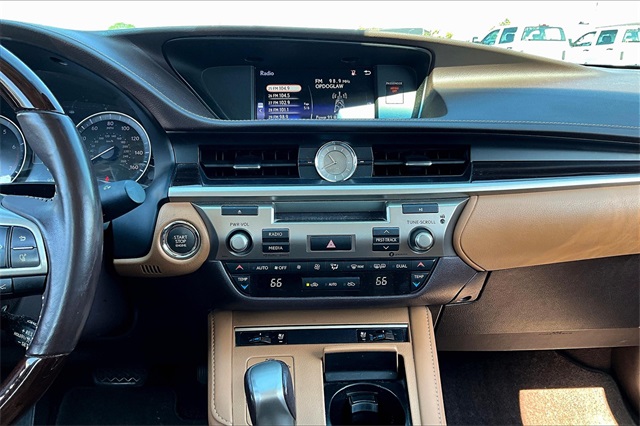 2018 Lexus ES 350 - Photo 17