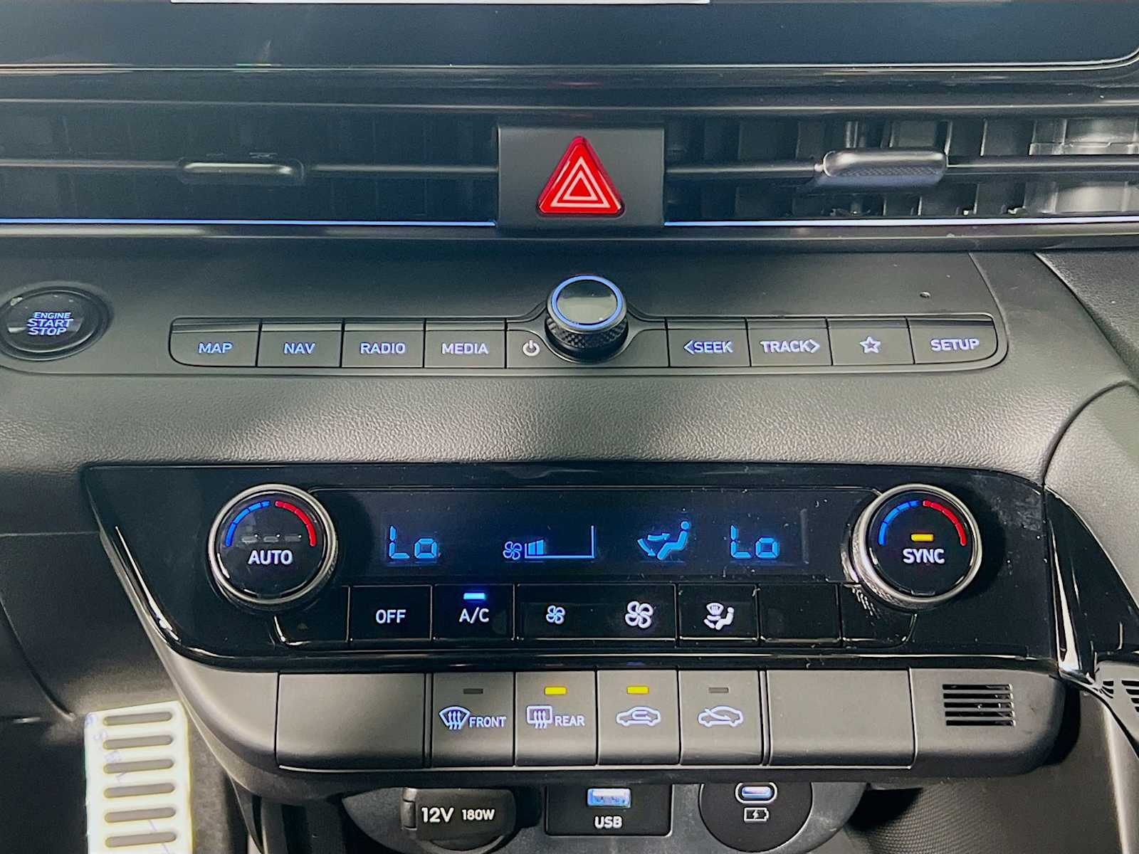 2025 Hyundai Elantra Hybrid SEL Sport - Photo 11