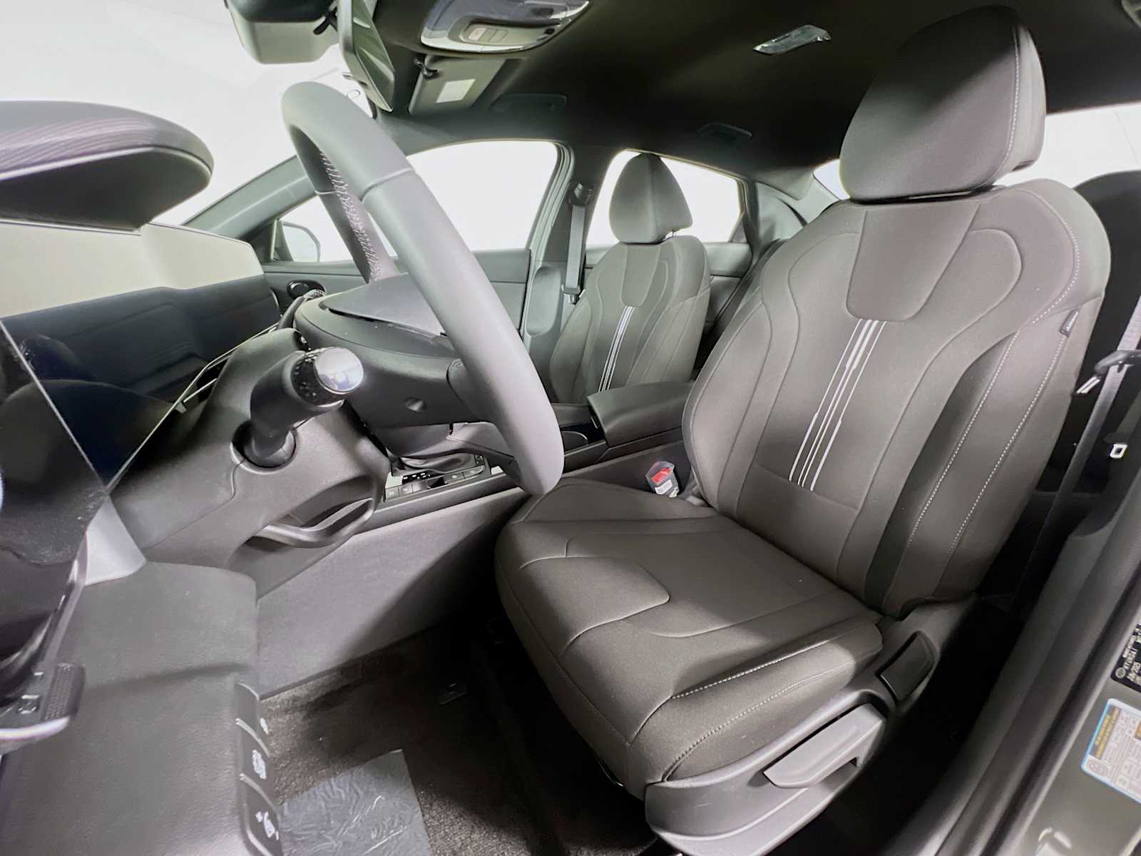 2025 Hyundai Elantra Hybrid SEL Sport - Photo 13