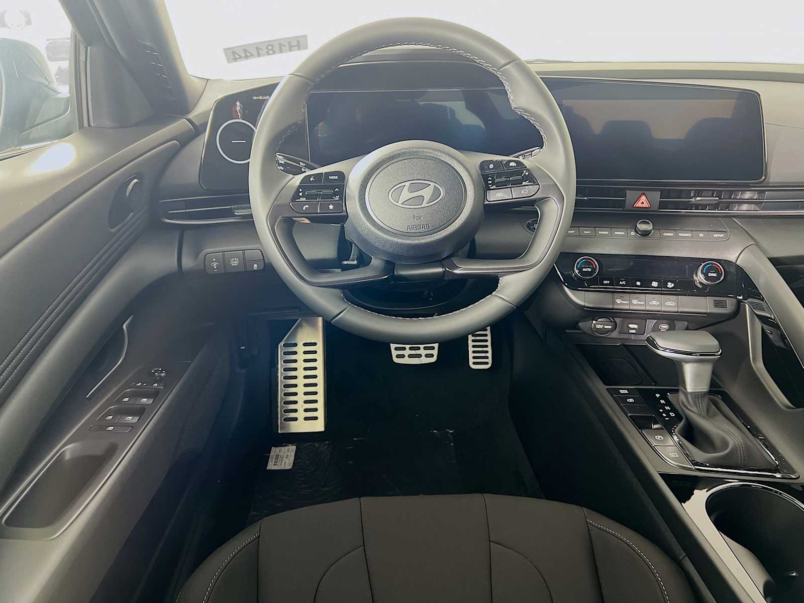 2025 Hyundai Elantra Hybrid SEL Sport - Photo 15