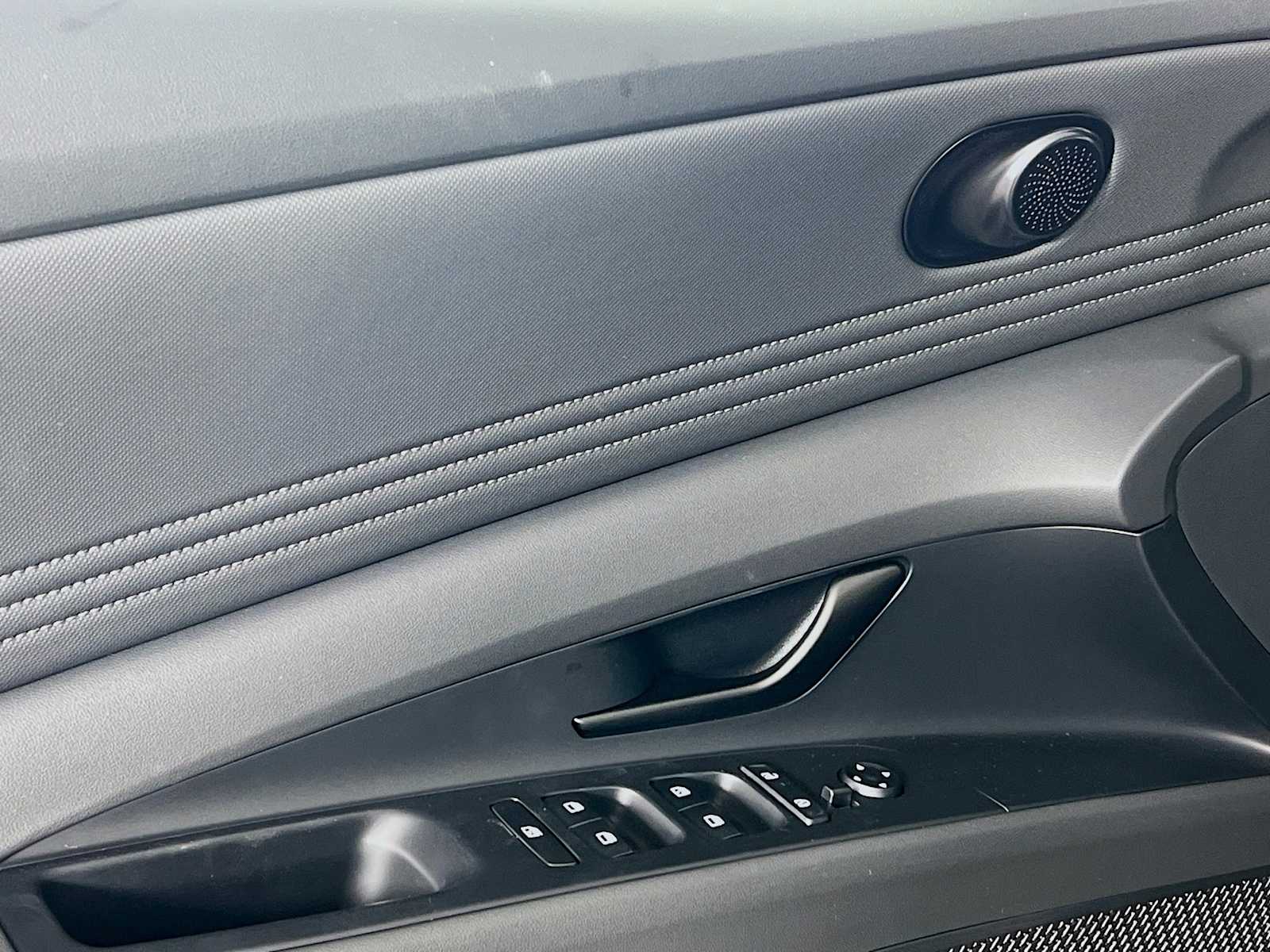 2025 Hyundai Elantra Hybrid SEL Sport - Photo 16