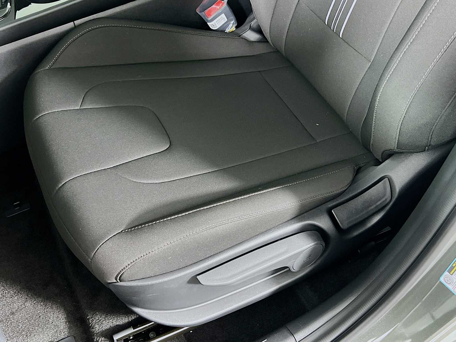 2025 Hyundai Elantra Hybrid SEL Sport - Photo 17