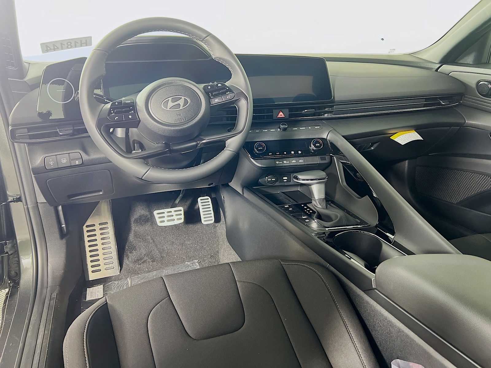 2025 Hyundai Elantra Hybrid SEL Sport - Photo 6