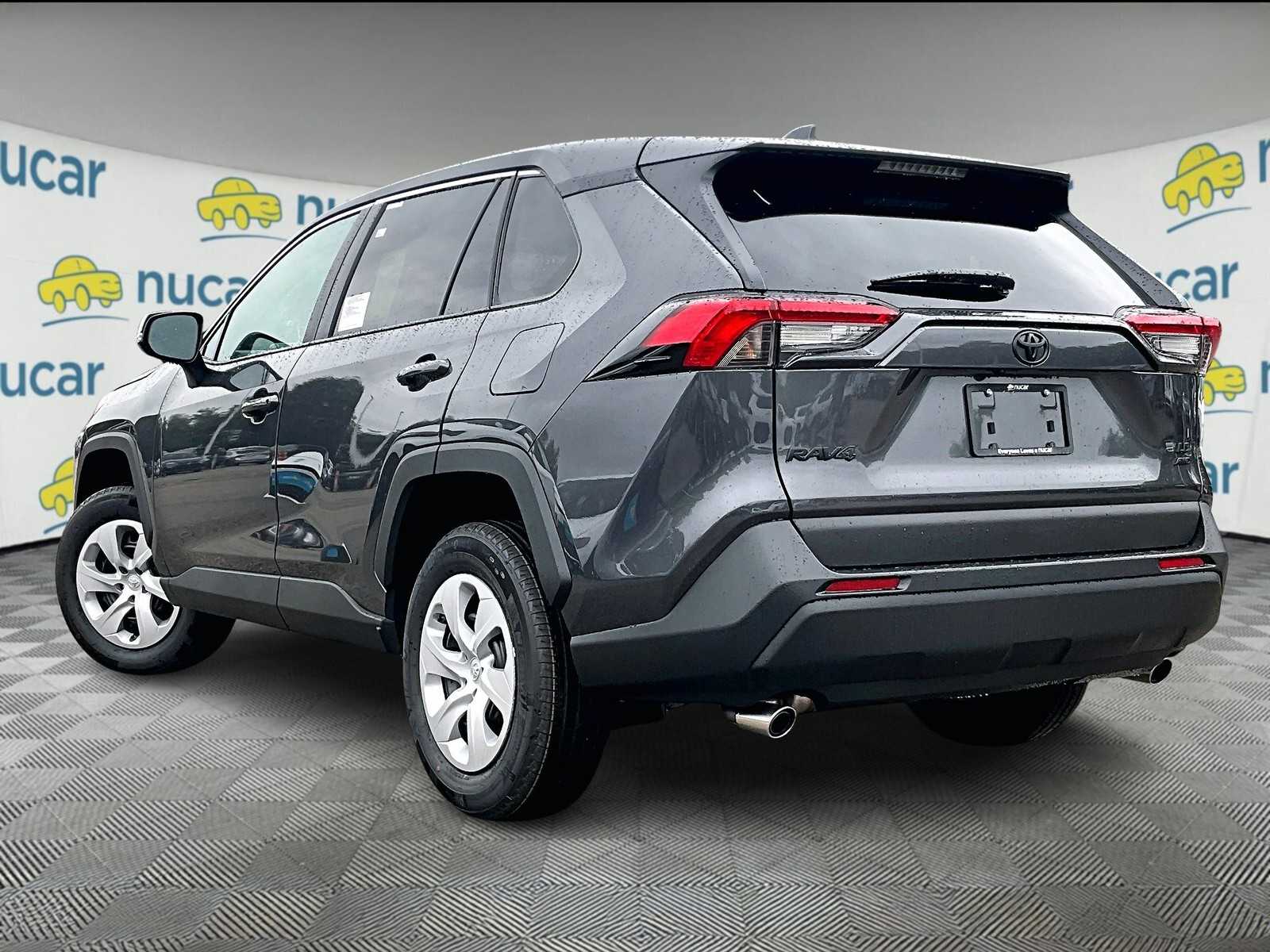 2025 Toyota RAV4 LE - Photo 5
