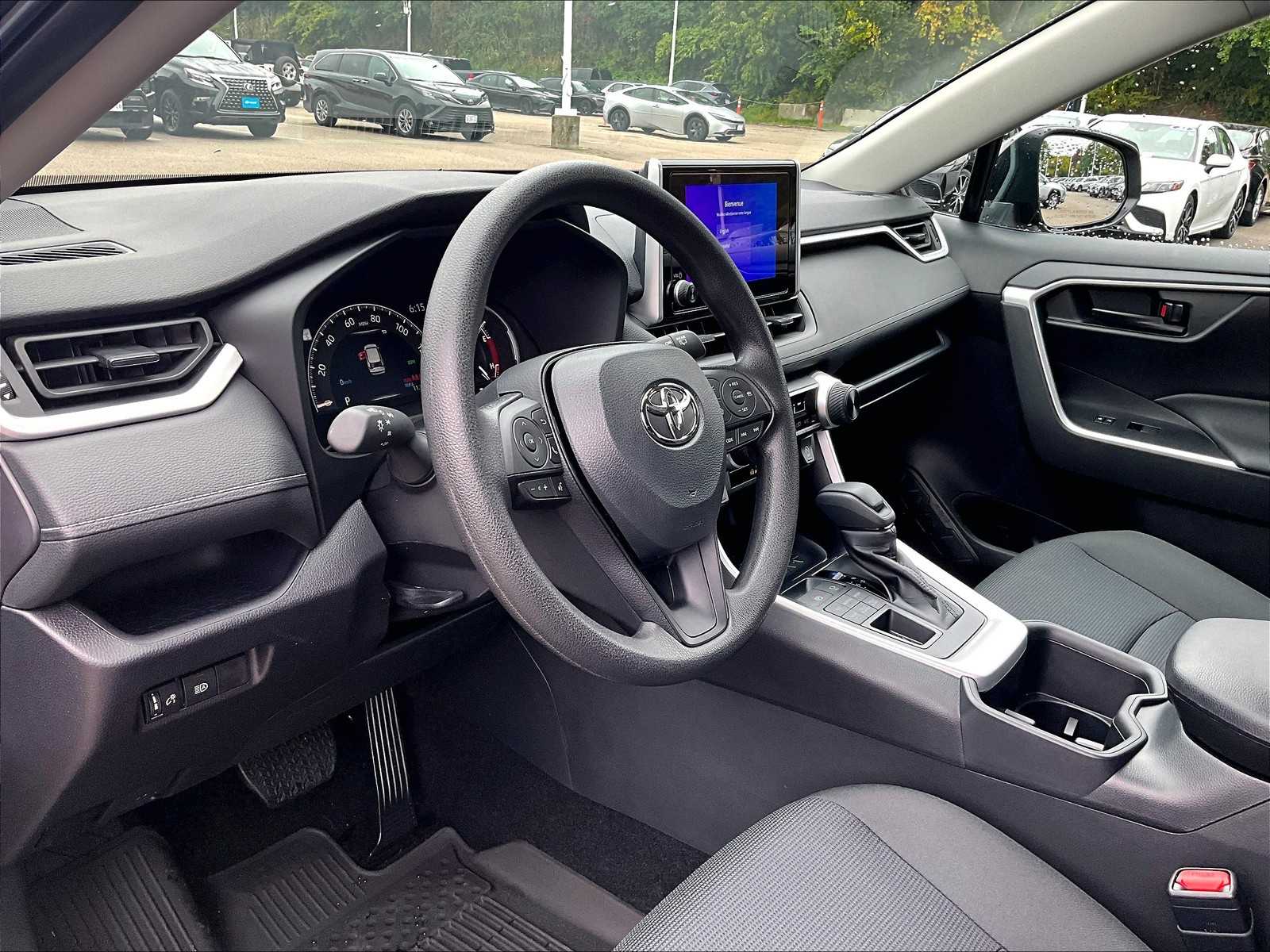 2025 Toyota RAV4 LE - Photo 9