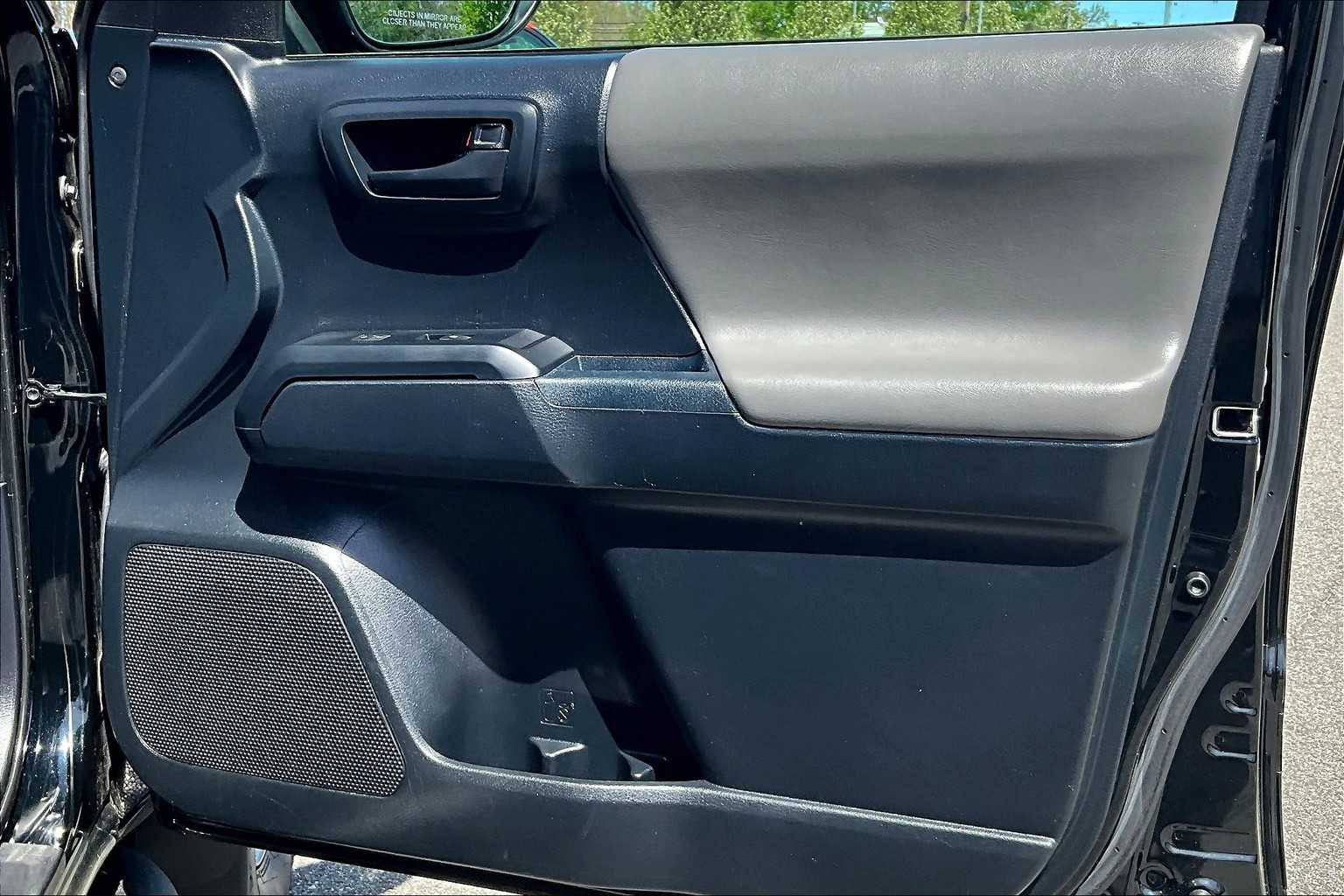 2018 Toyota Tacoma SR - Photo 12