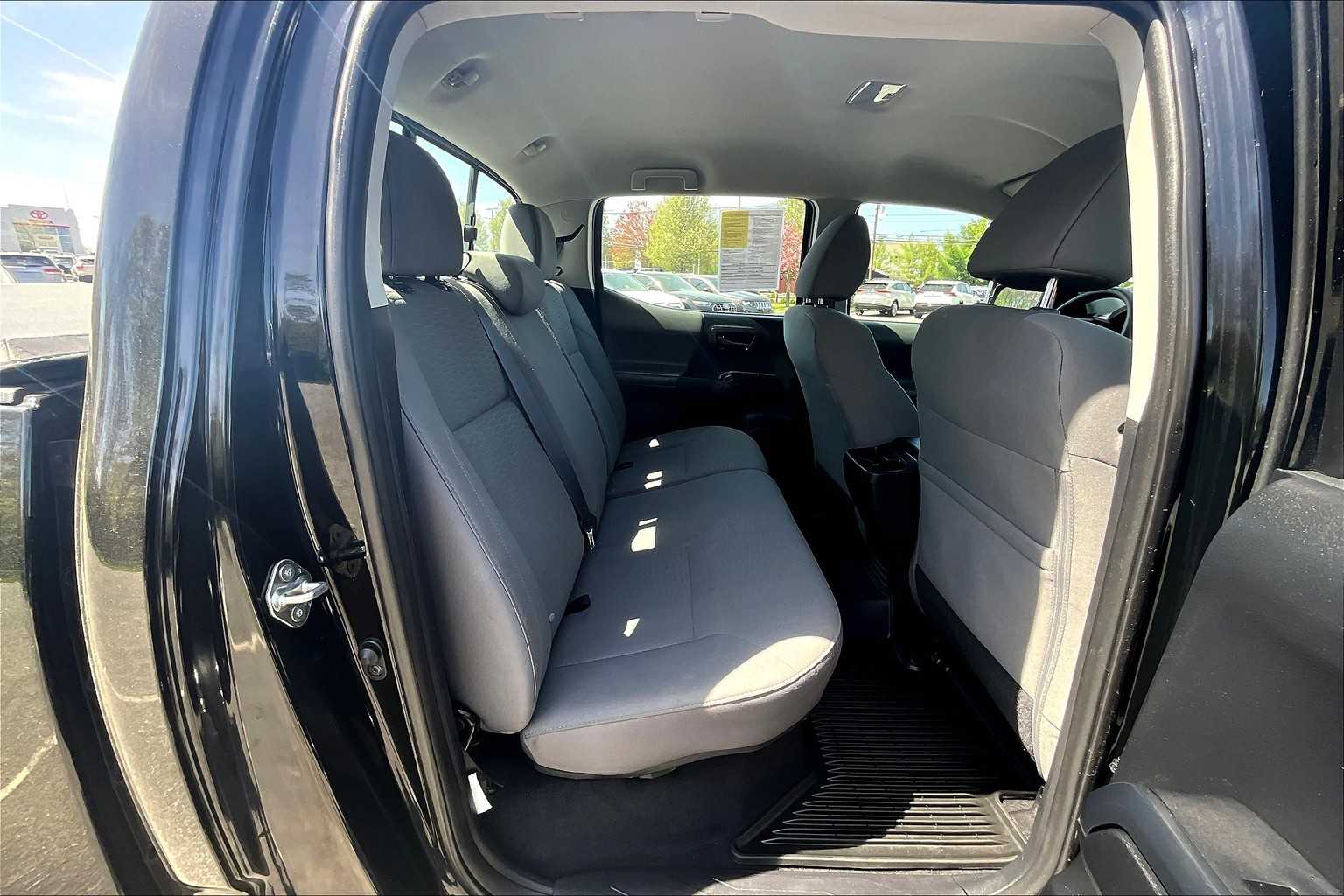 2018 Toyota Tacoma SR - Photo 16
