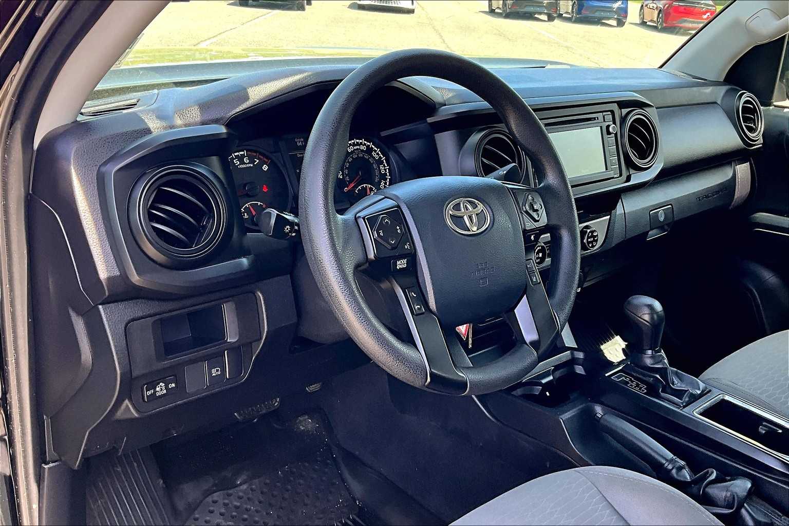 2018 Toyota Tacoma SR - Photo 8