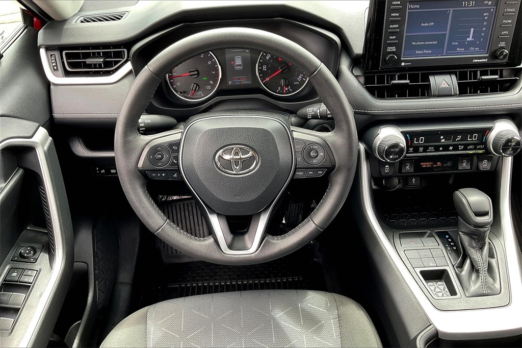 2022 Toyota RAV4 XLE - Photo 16
