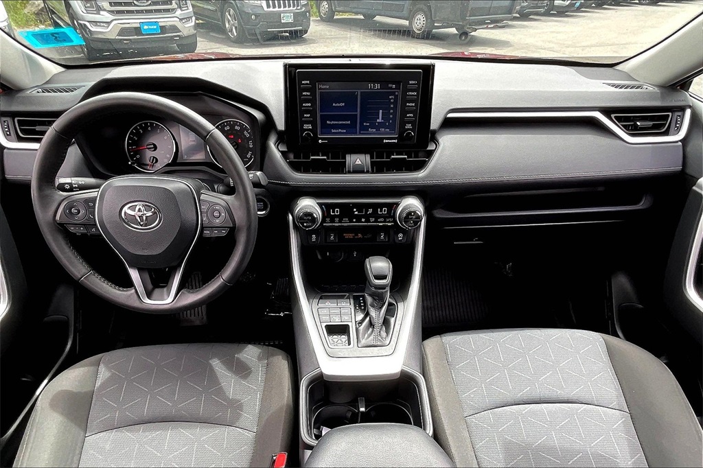 2022 Toyota RAV4 XLE - Photo 20