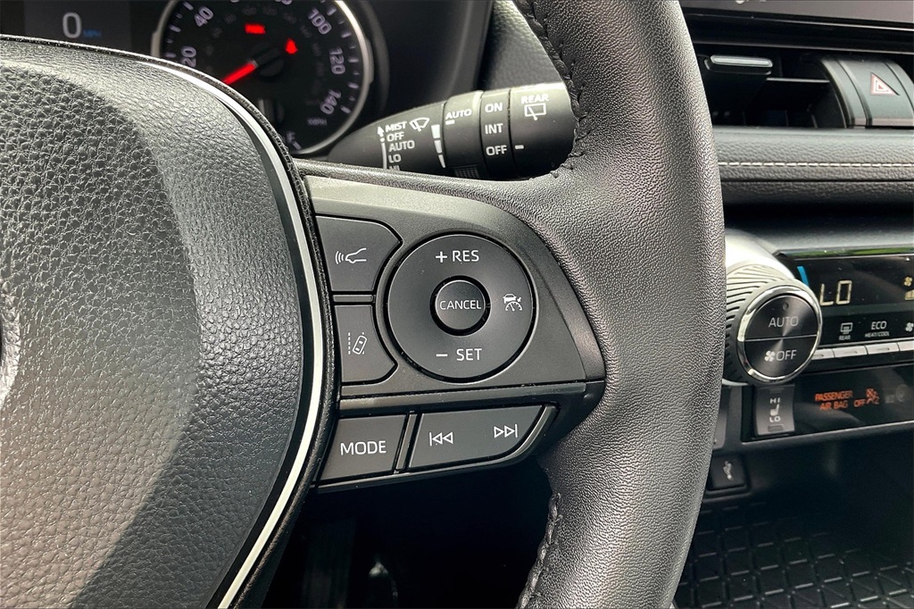2022 Toyota RAV4 XLE - Photo 23