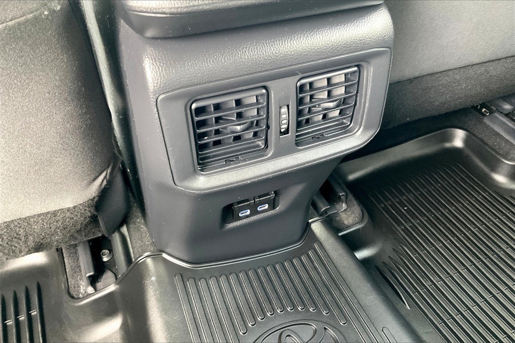 2022 Toyota RAV4 XLE - Photo 27