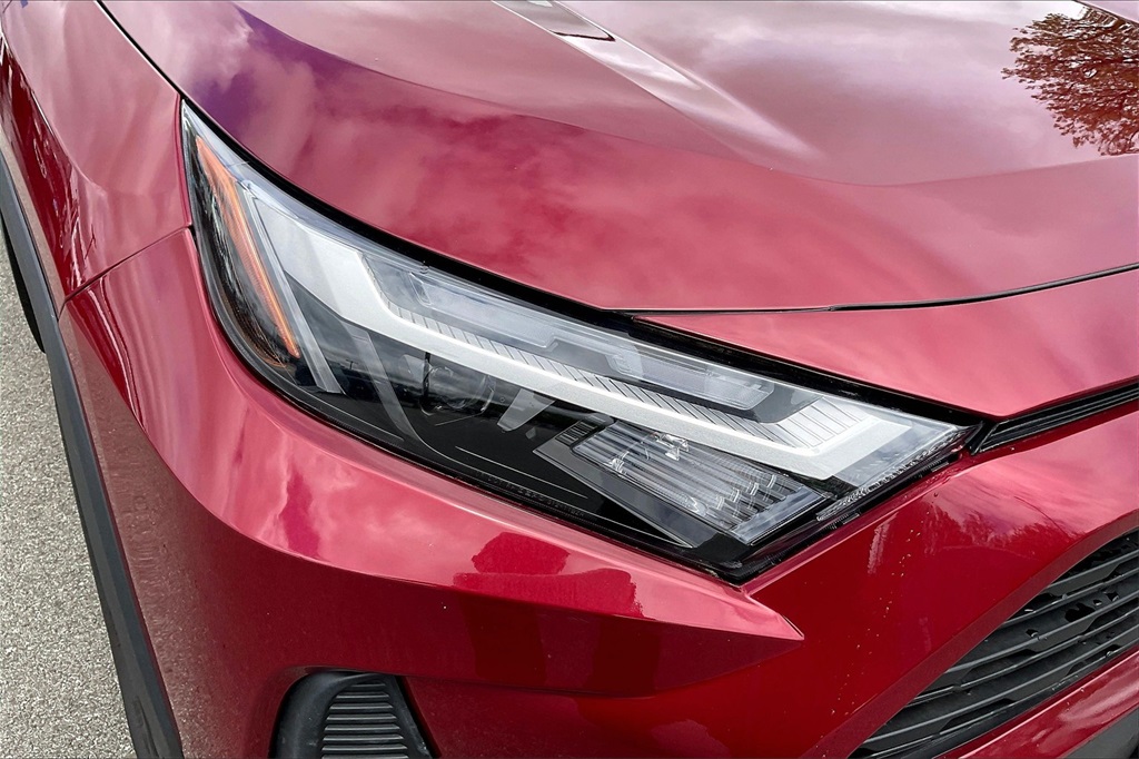 2022 Toyota RAV4 XLE - Photo 31