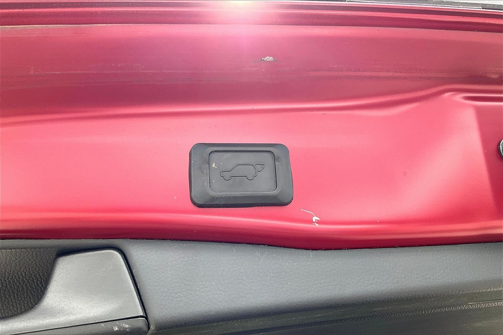 2022 Toyota RAV4 XLE - Photo 37