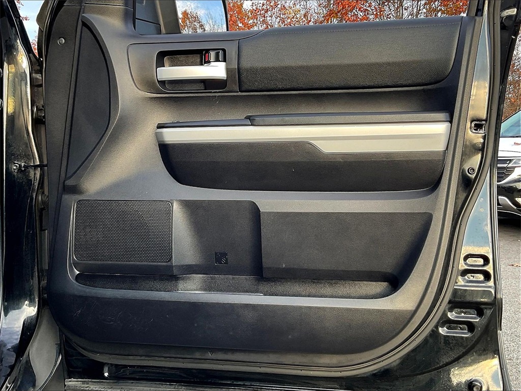 2020 Toyota Tundra SR5 - Photo 11