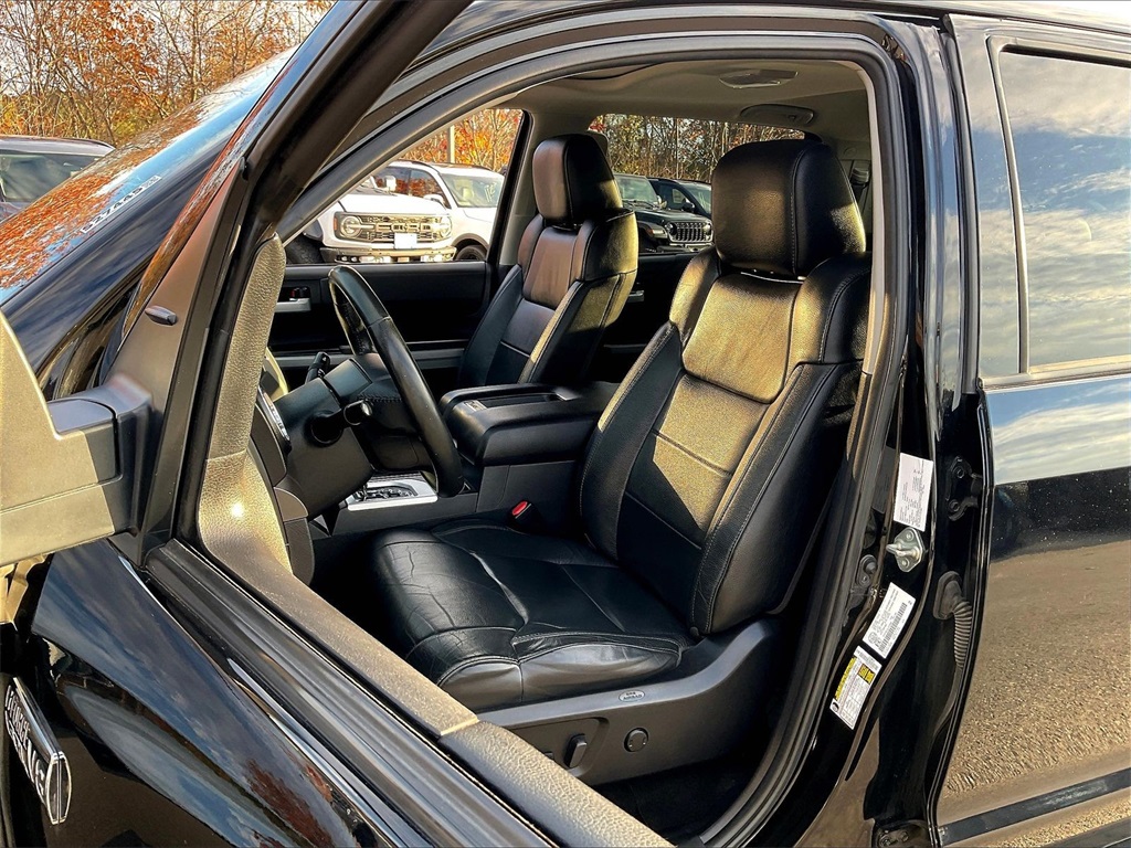 2020 Toyota Tundra SR5 - Photo 9