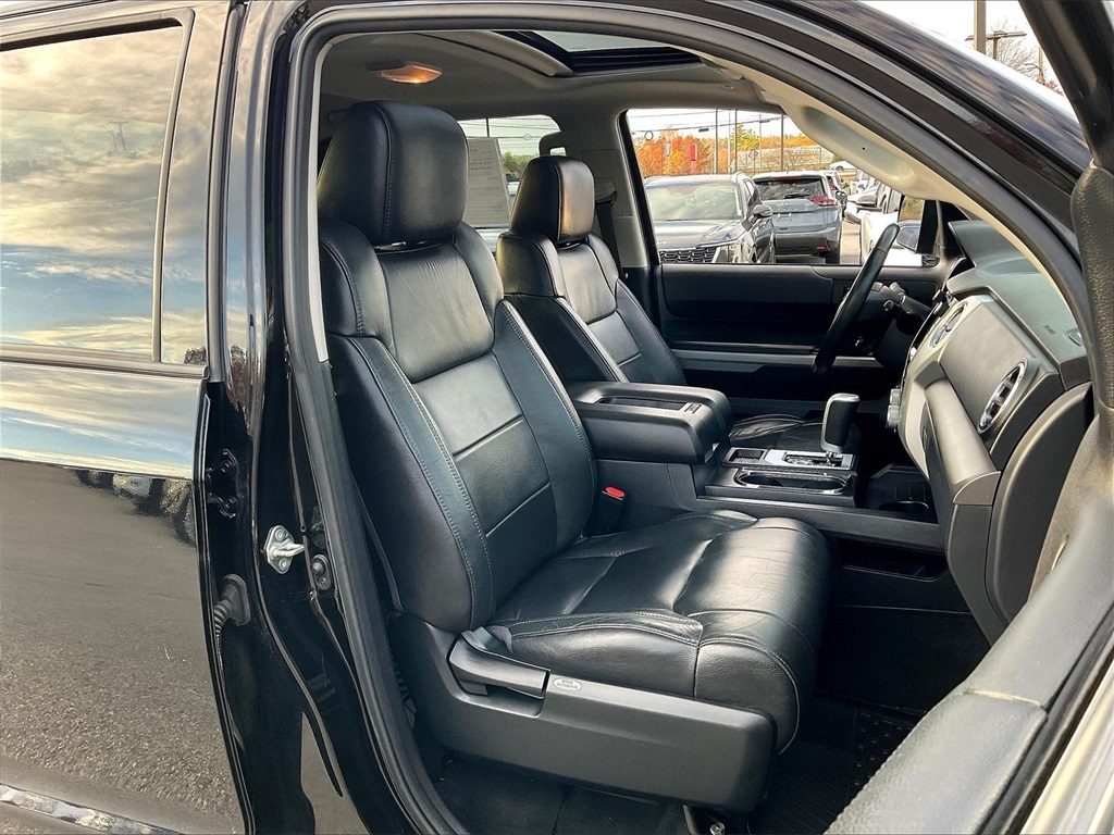 2020 Toyota Tundra SR5 - Photo 10