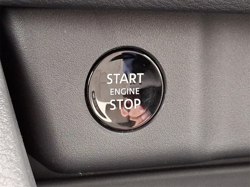2025 Nissan Rogue SV - Photo 15