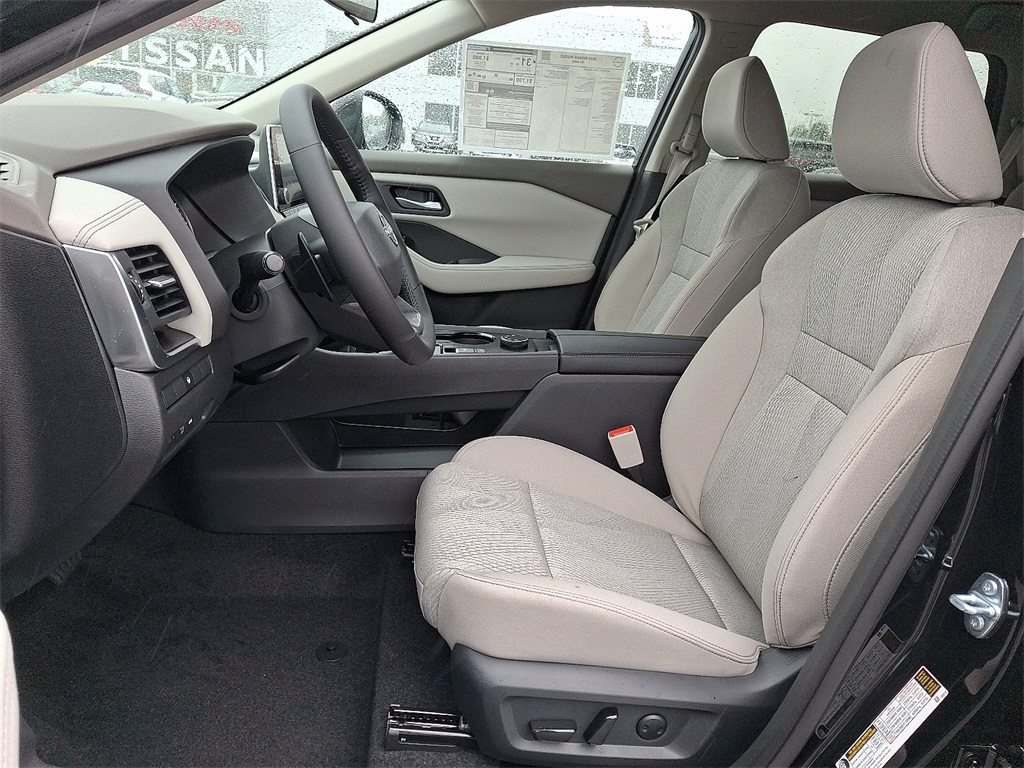 2025 Nissan Rogue SV - Photo 9